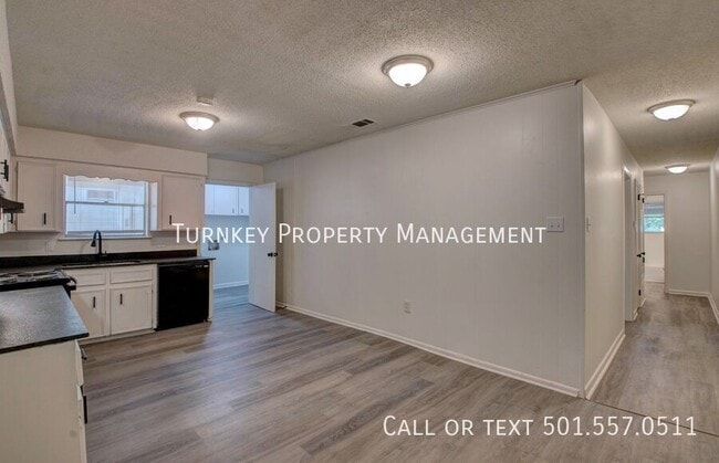 Building Photo - 9012 Tanya Dr