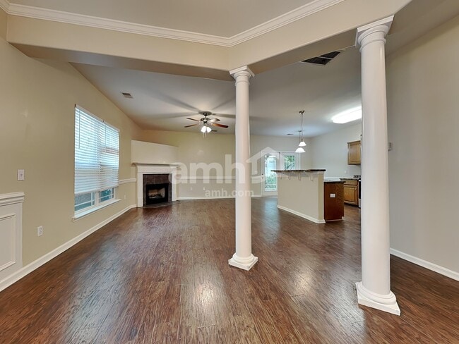 Building Photo - 75 Summer Hill Way