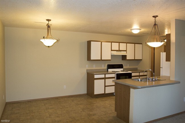 Building Photo - 805 E Ryan Dr