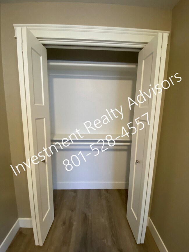 Foto del edificio - 263-265 S Poplar Ct-F