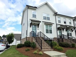Building Photo - 885 Green Sapling Trl
