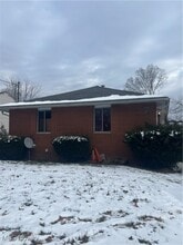 Building Photo - 2557 Edwin Ave