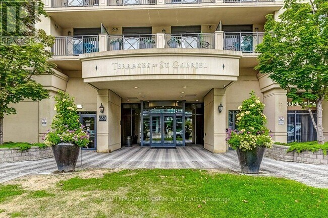 Photo du bâtiment - 650-650 Sheppard Ave E