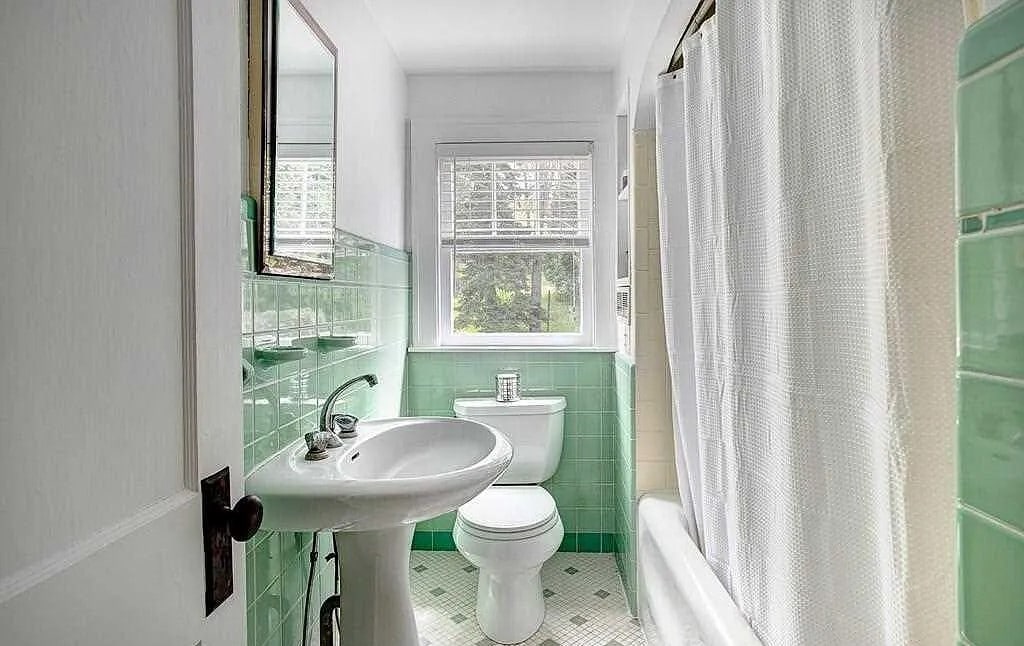 Building Photo - 116 E Second St