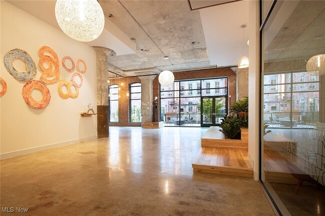 Foto del edificio - 725 Johnson Ct