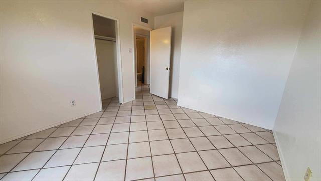 Building Photo - 557 Harrison Dr