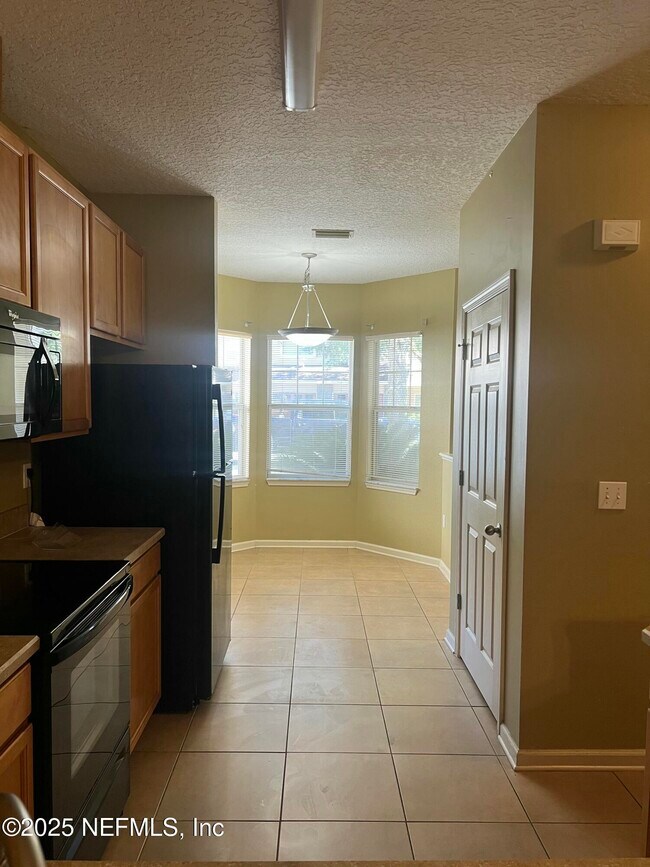 Foto del edificio - 5663 Greenland Rd