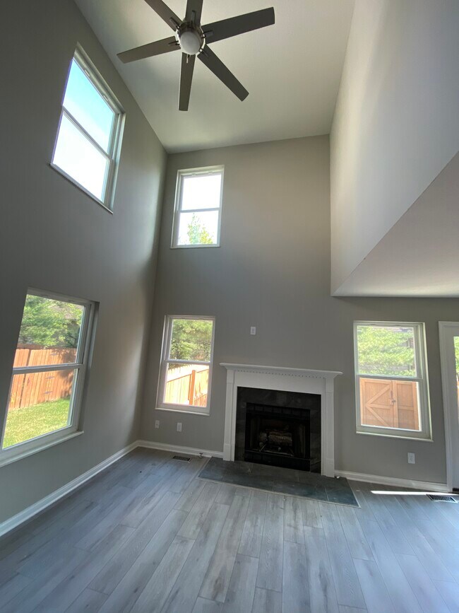 Foto del edificio - 557 Chadwood Dr