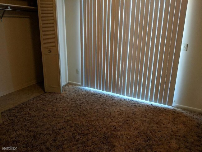 Building Photo - 2 br, 1 bath  - 3295 Ramond St Apt. #11
