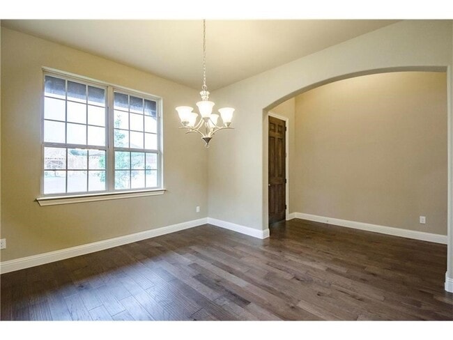 Building Photo - 10671 Villanova Dr