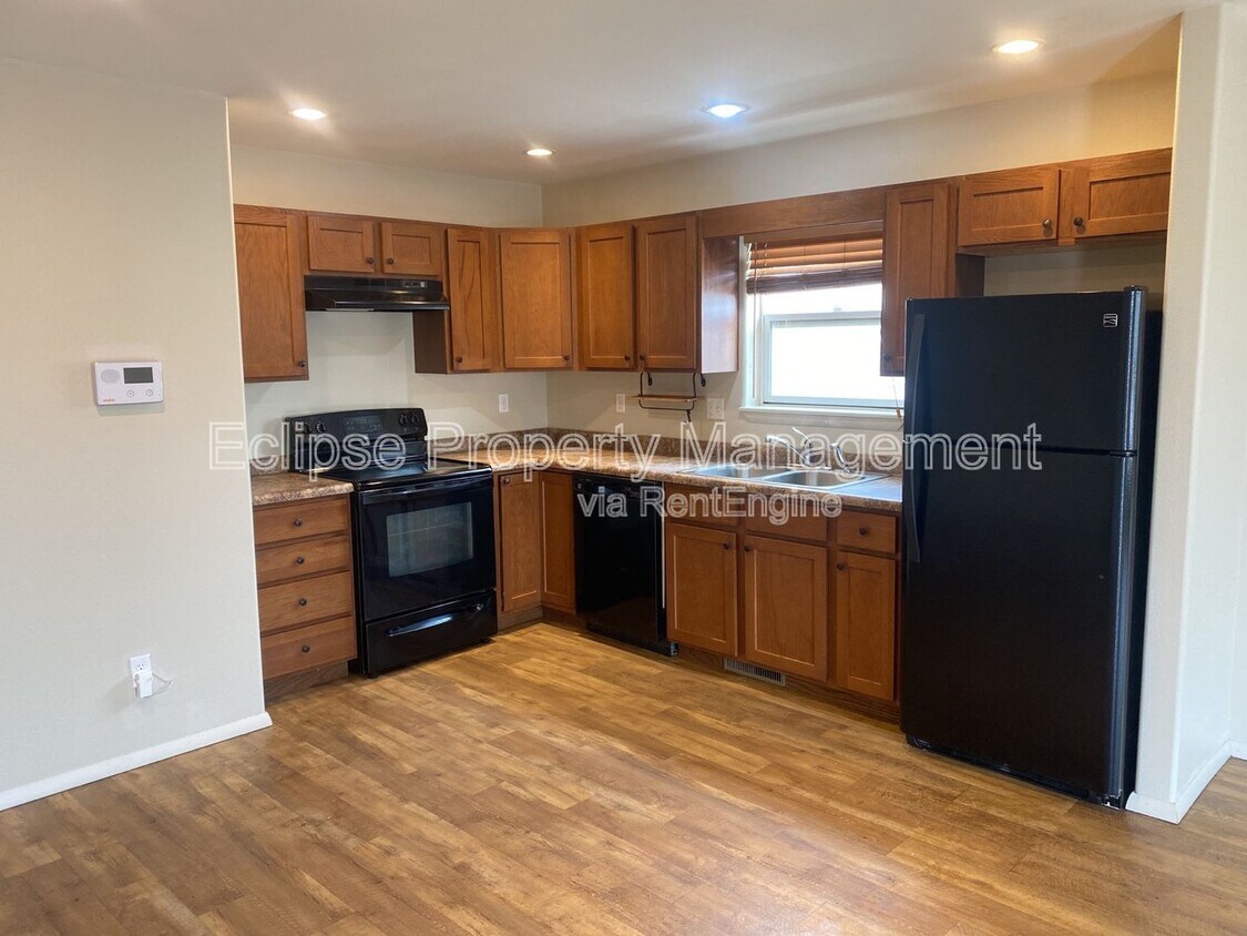 Primary Photo - 1777 Edison Ave