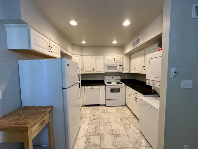 Foto del edificio - 6514 S Lakeshore Dr