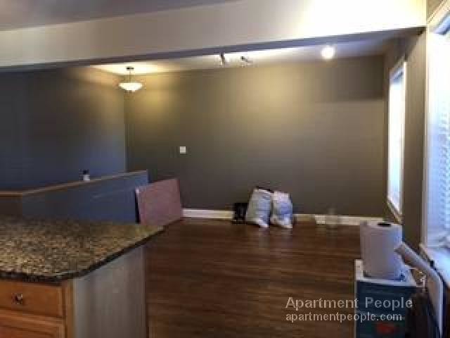 Building Photo - 1538 W Thorndale Ave