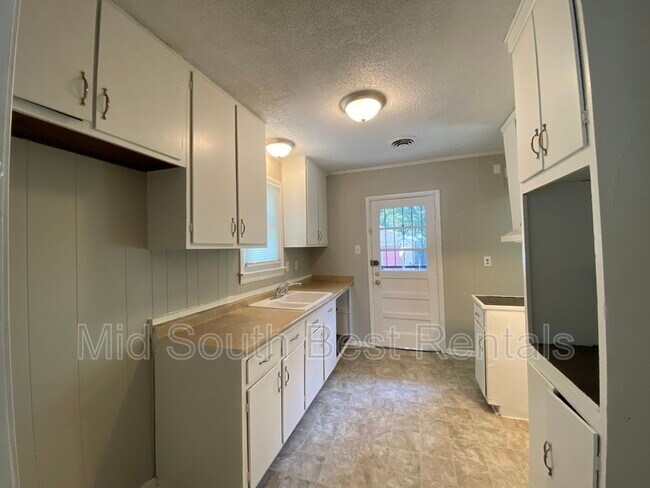 Foto del edificio - 3885 Guernsey Ave
