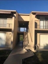 Building Photo - 1129 Lake Victoria Dr