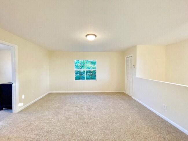 Foto del edificio - 707 Fernwood Dr