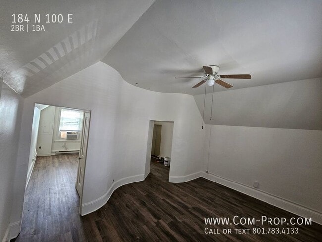 Building Photo - 1 Week Free Rent!  Fully Remodeled 2 Bed/1...