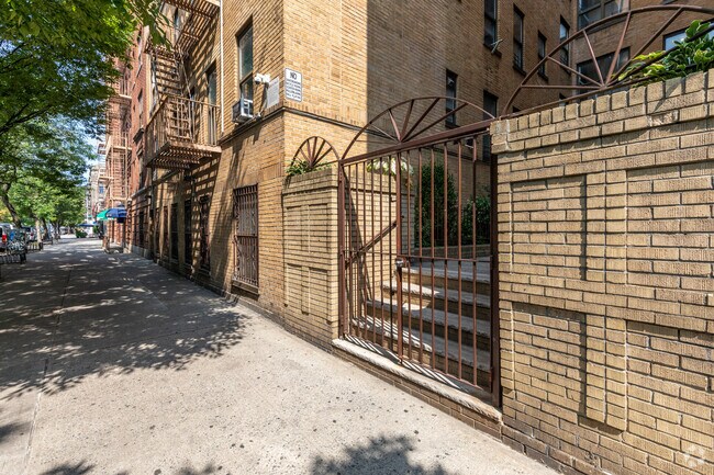 Building Photo - Academy Twins Condominium