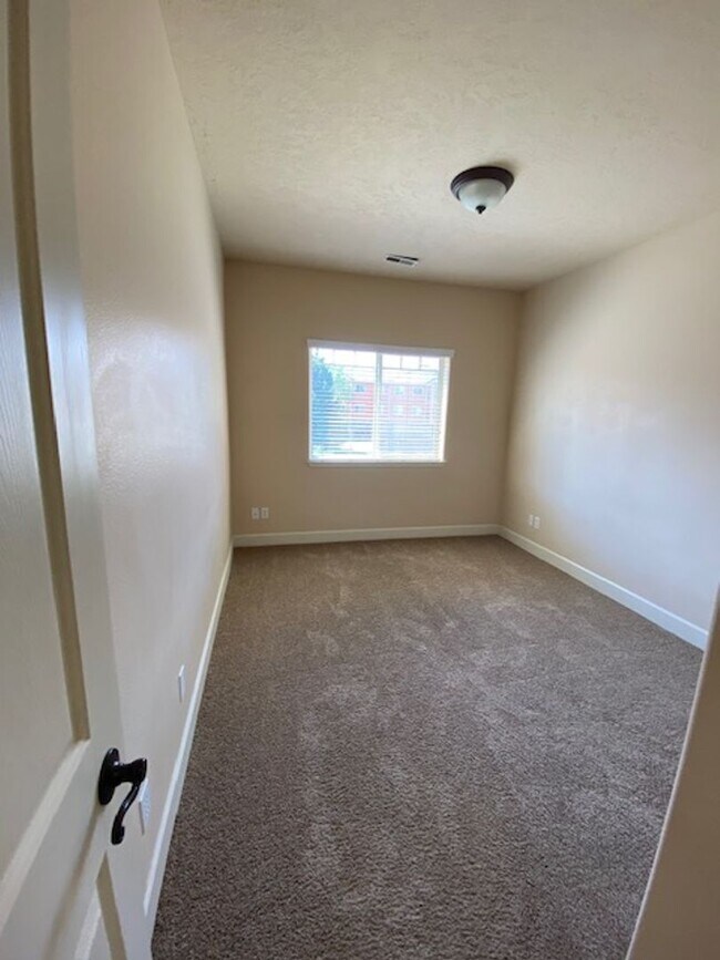 Building Photo - PHEASANT RUN CONDO (PR#10)