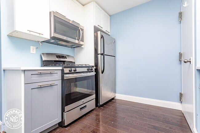 Building Photo - 1075 Broadway