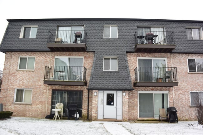 Building Photo - 9442 Bay Colony Dr