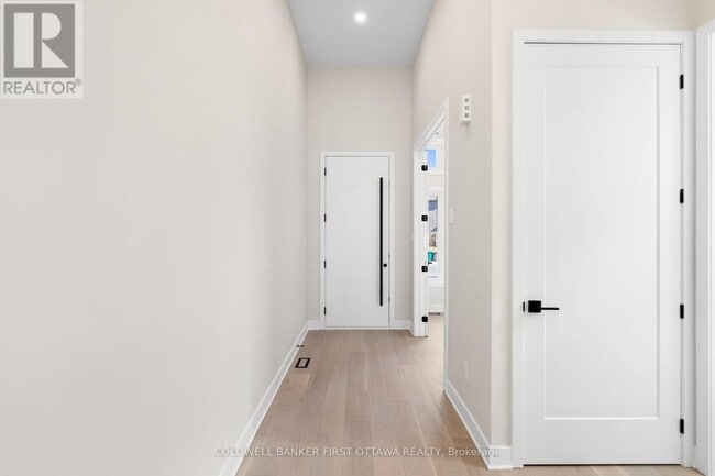 Building Photo - 279 Enclave Walk
