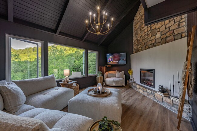 Foto del edificio - 341 Mossy Creek Ln
