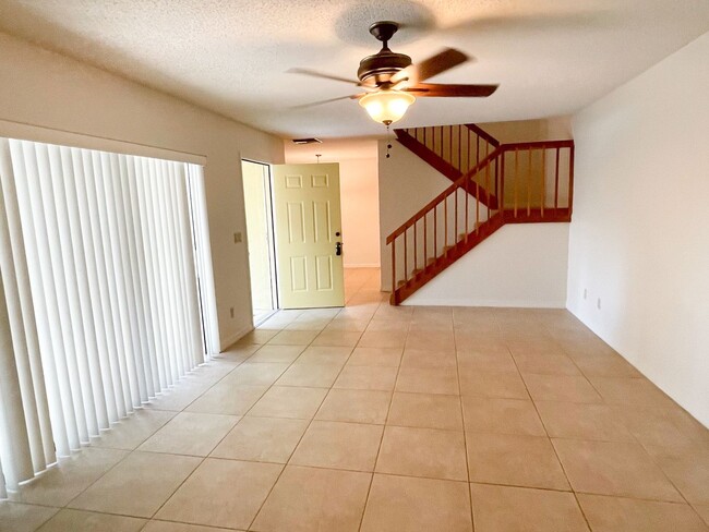 Building Photo - Cypress Ct. - Unit 436