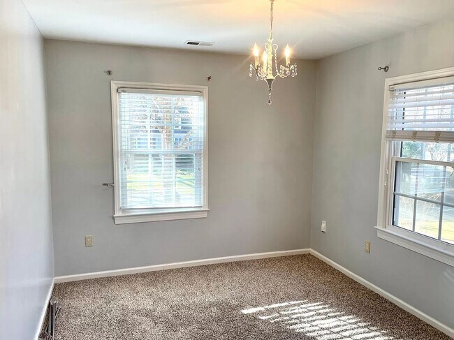 Building Photo - Room in 5 Bedroom Home at Woodshed Cir