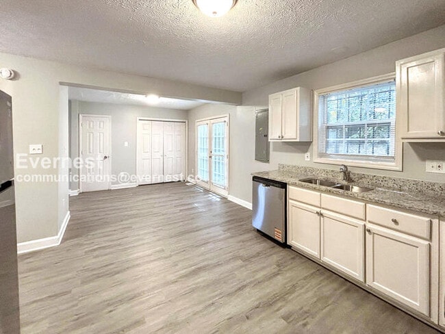 Building Photo - 1444 Rome Dr NW