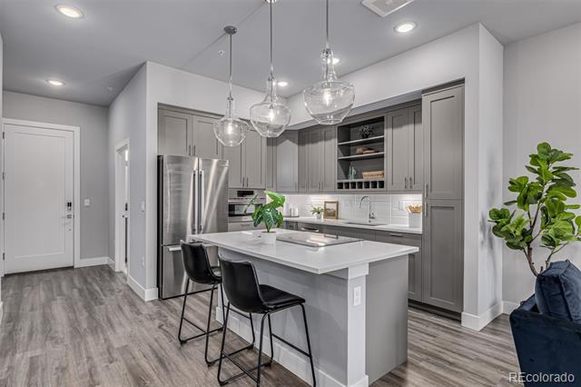 Foto del edificio - 6618 E Lowry Blvd