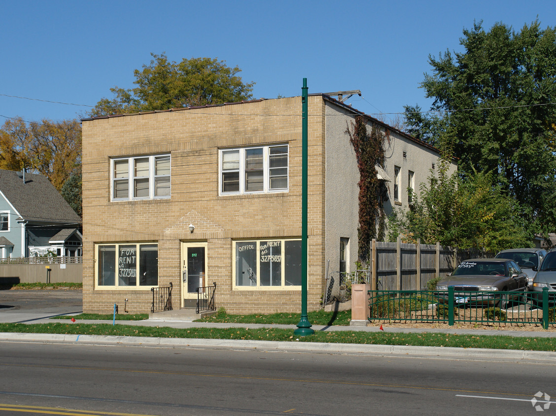 Foto principal - 3712 E Lake St