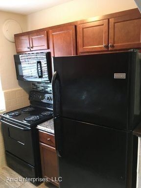 Primary Photo - 1 br, 1 bath Apartment - 6326-28 Sutherland