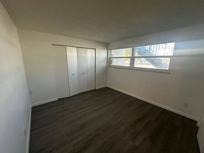 Building Photo - 23 SE 12th St