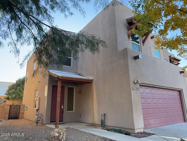 Foto del edificio - 2078 Cascadia Dr