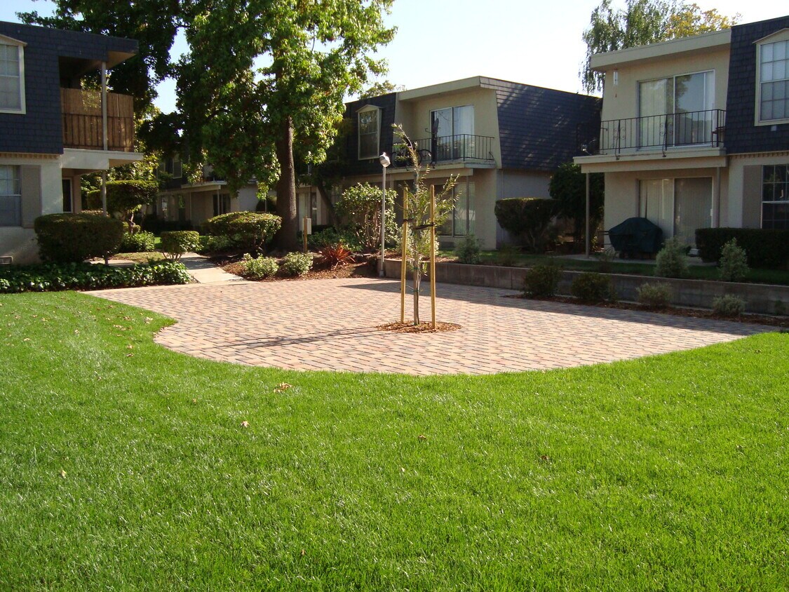 Foto principal - 983 Ponderosa Ave