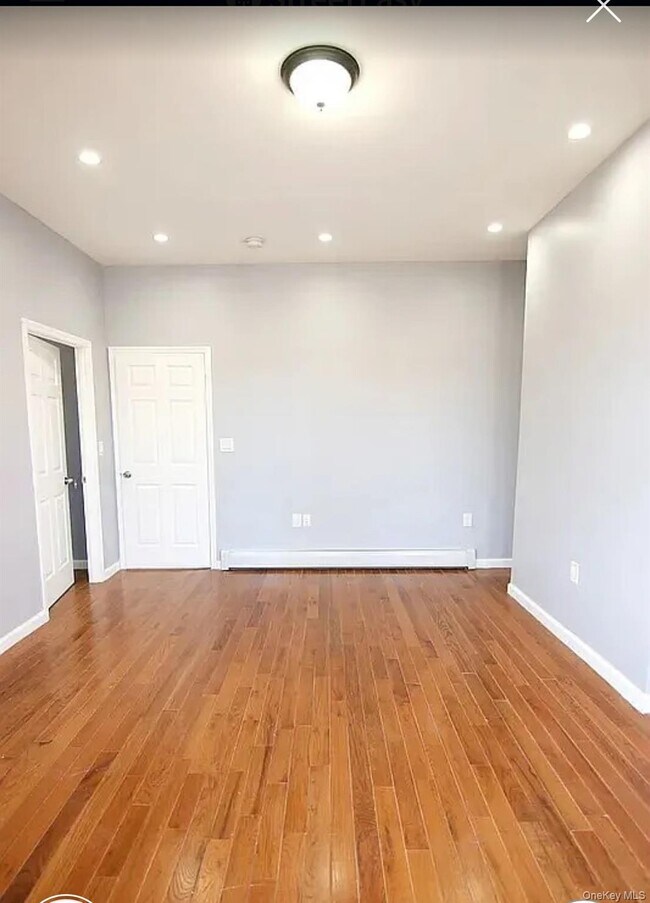 Foto del edificio - 251 Covert St.