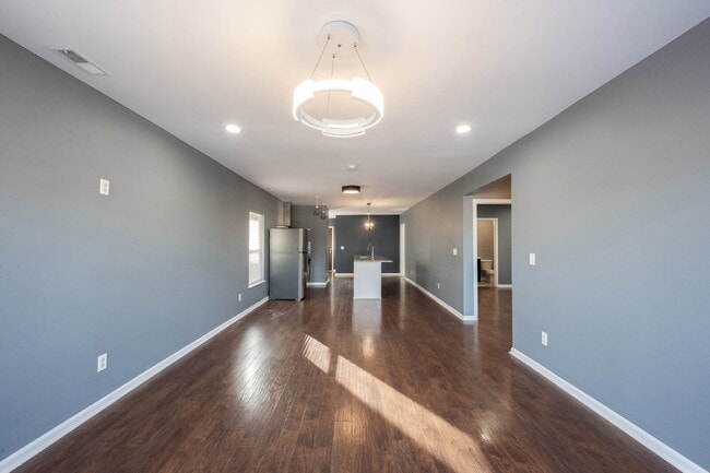 Building Photo - "Spacious 3-Bedroom Duplex on East Washington Street with 3 Full Baths – Ideal Living in Indianap...