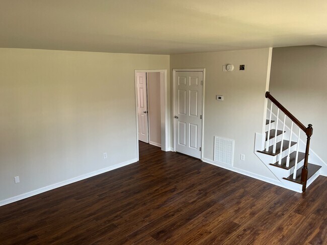 Building Photo - Garnett