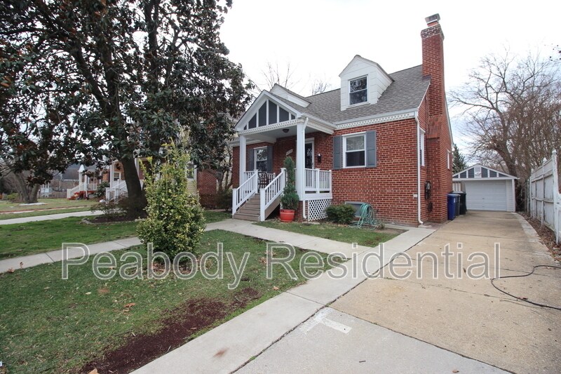 Primary Photo - 1724 S Oakland St
