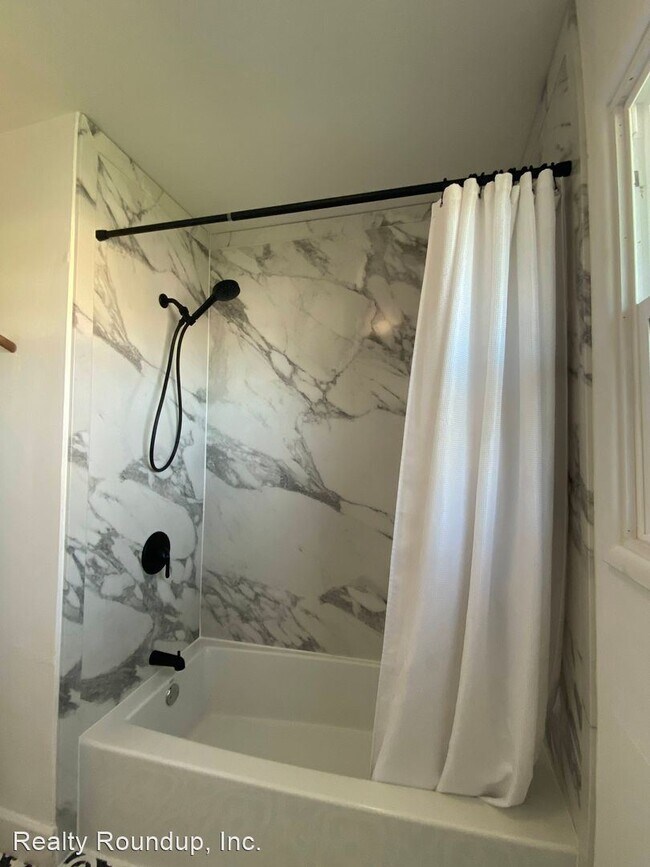 Foto del edificio - 3 br, 2 bath House - 1102 W Downs St