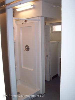 Building Photo - 300 N 11th St