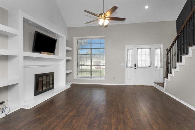 Foto del edificio - 16042 Glenbrook Knoll Ln