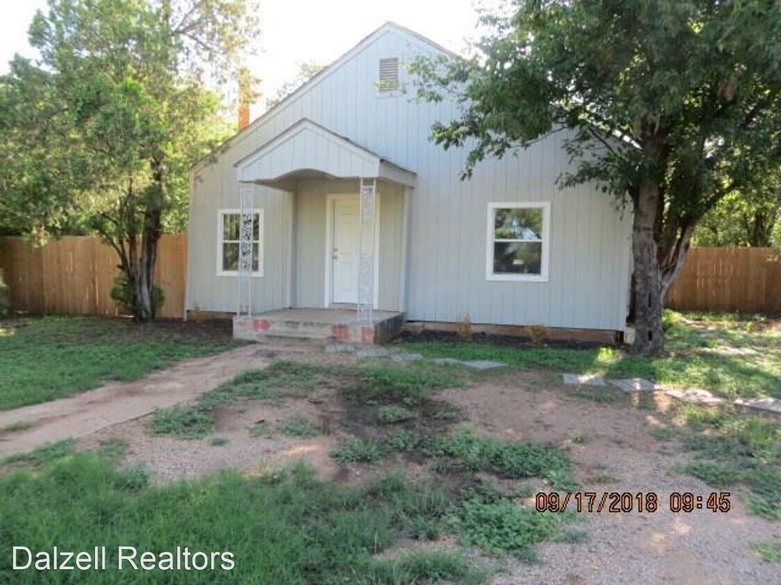 2 br, 1 bath House 1701 Swenson
