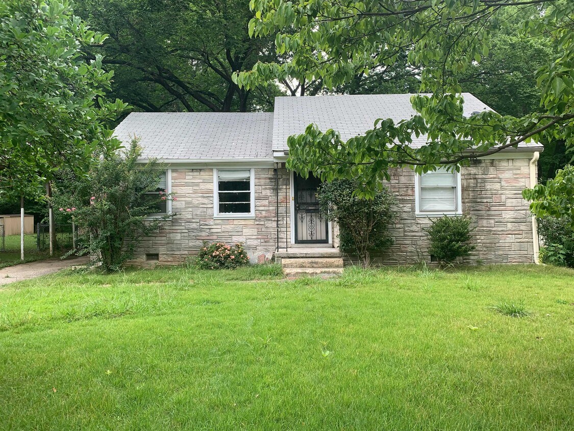 Primary Photo - 4210 Atwood Ave
