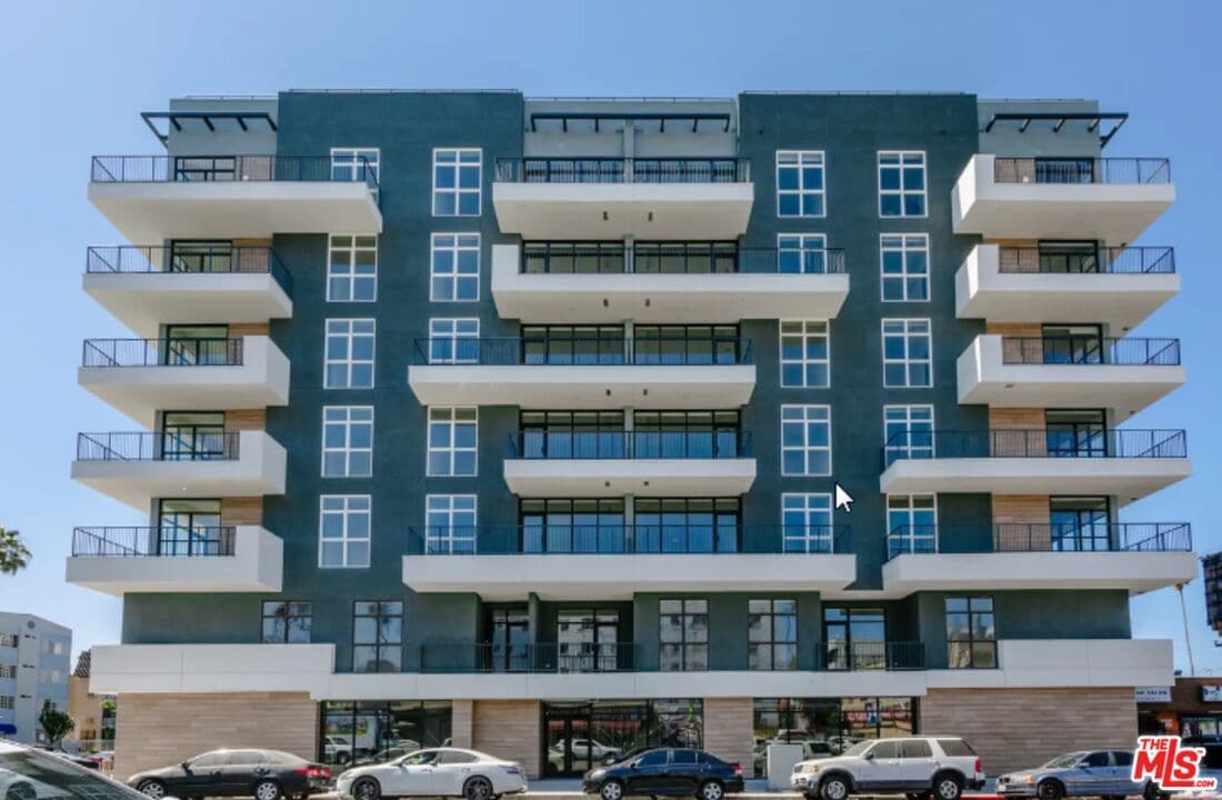 Primary Photo - 3100 W 8th St