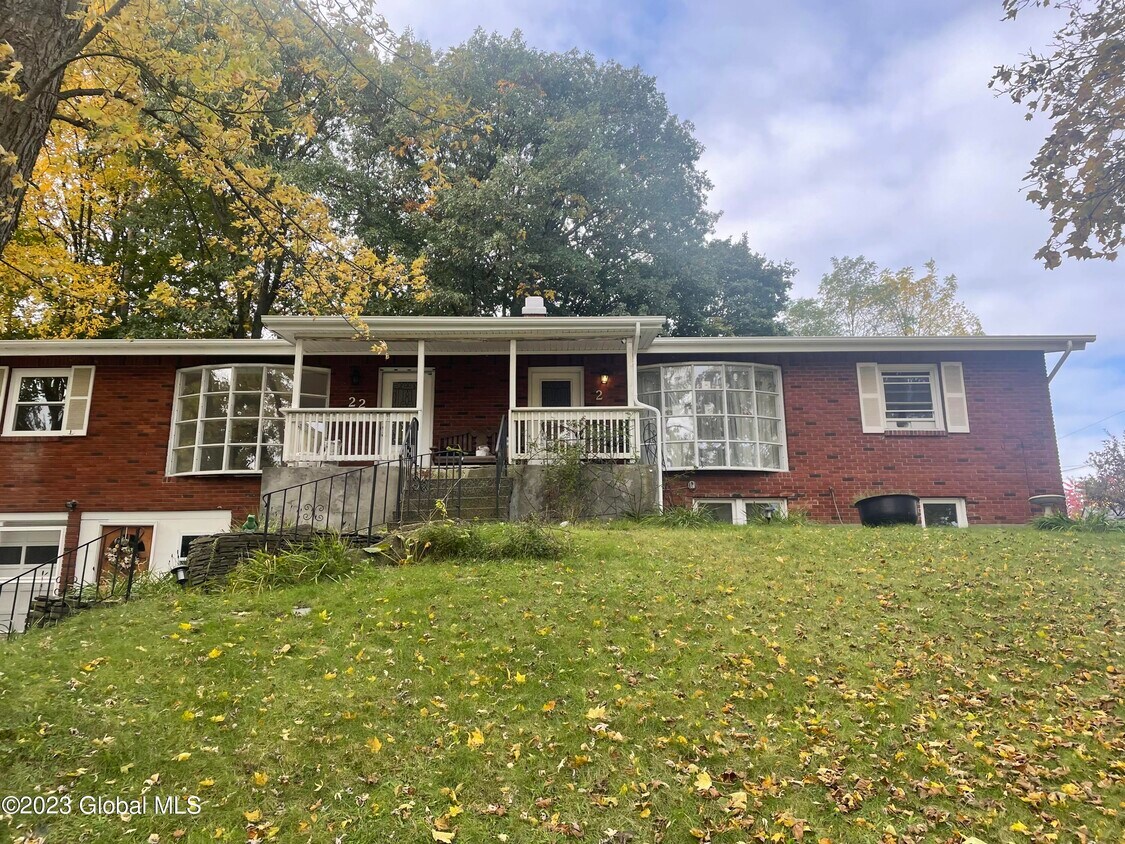 20 Grandview Terrace, Rensselaer, NY 12144 Room for Rent in Rensselaer, NY