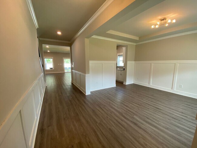 Foto del edificio - 5 bedrooms 3 bathroom Smart Home