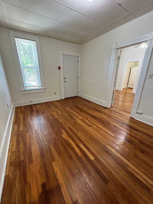 Foto del edificio - One Bedroom Apartment on Northside