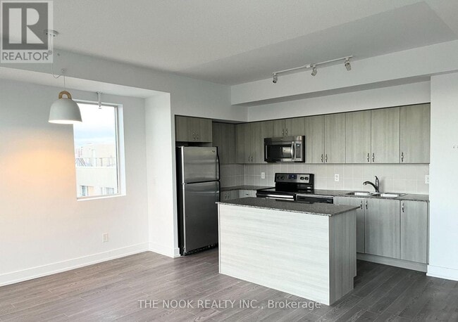 Photo du bâtiment - 1638 Bloor St W